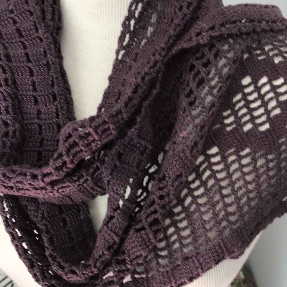 Gorgeous crochet hand dyed scarf - Picture 4 of 5